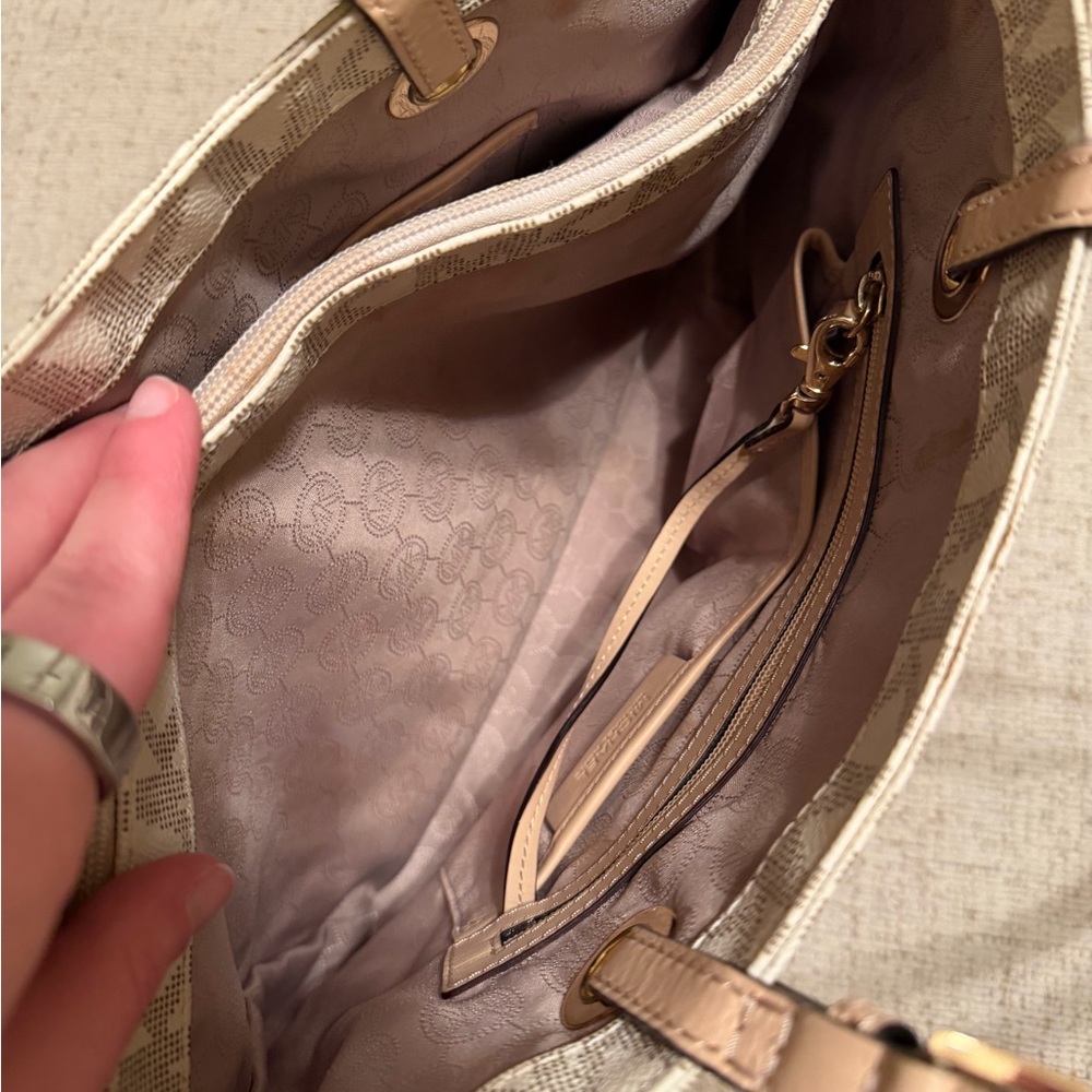 Michael Kors Cream Signature Tote - Picture 6 of 8